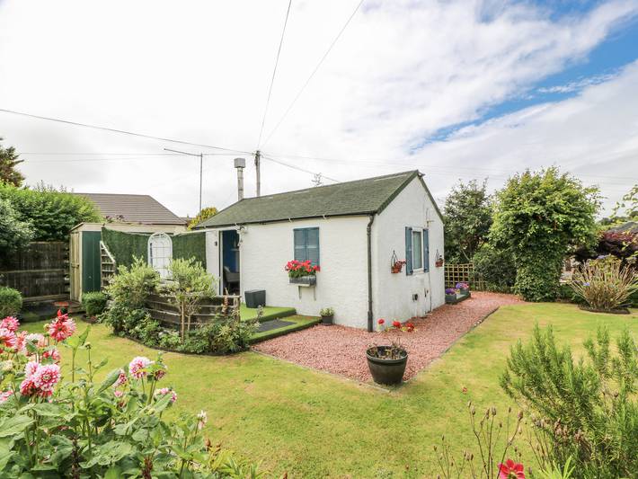 Cottage for 2 people, with garden in Ayrshire
