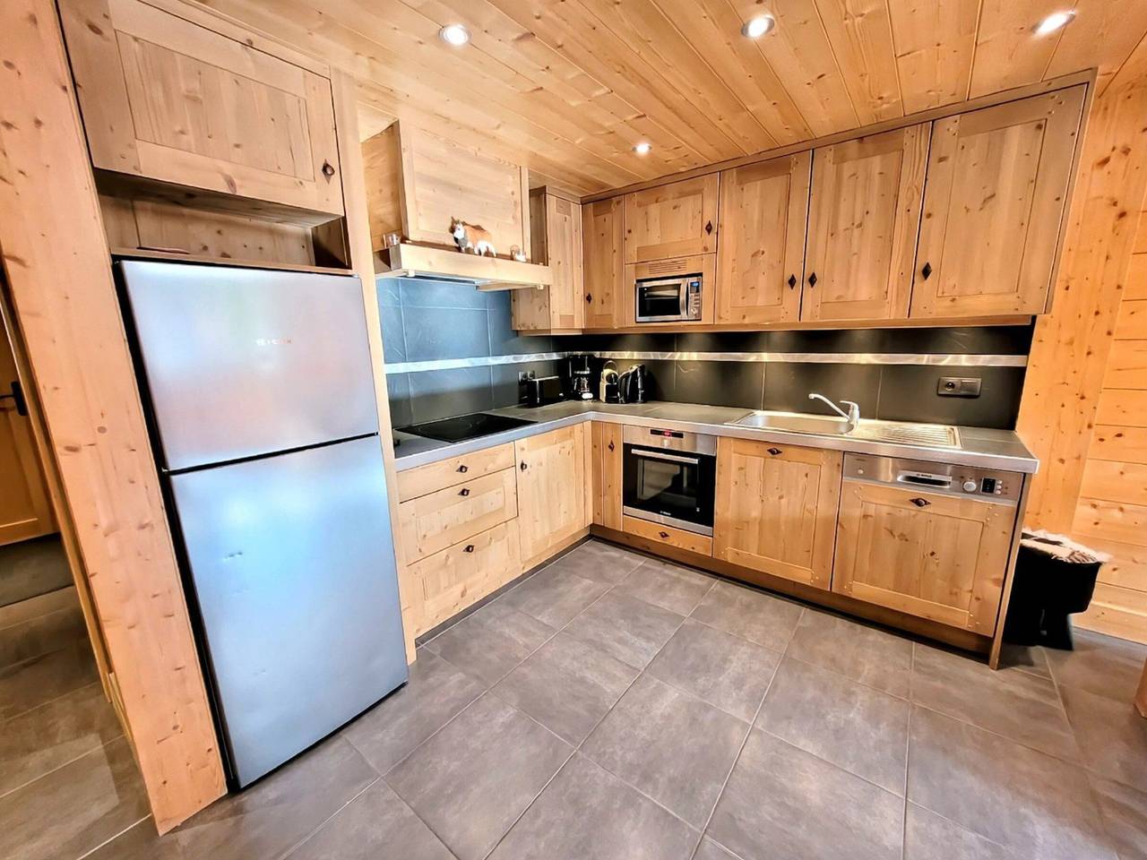 Entire apartment, Spacious T3+cabine in central Les Gets, 7 people, near slopes, comfort in Les Gets, Les Portes du Soleil