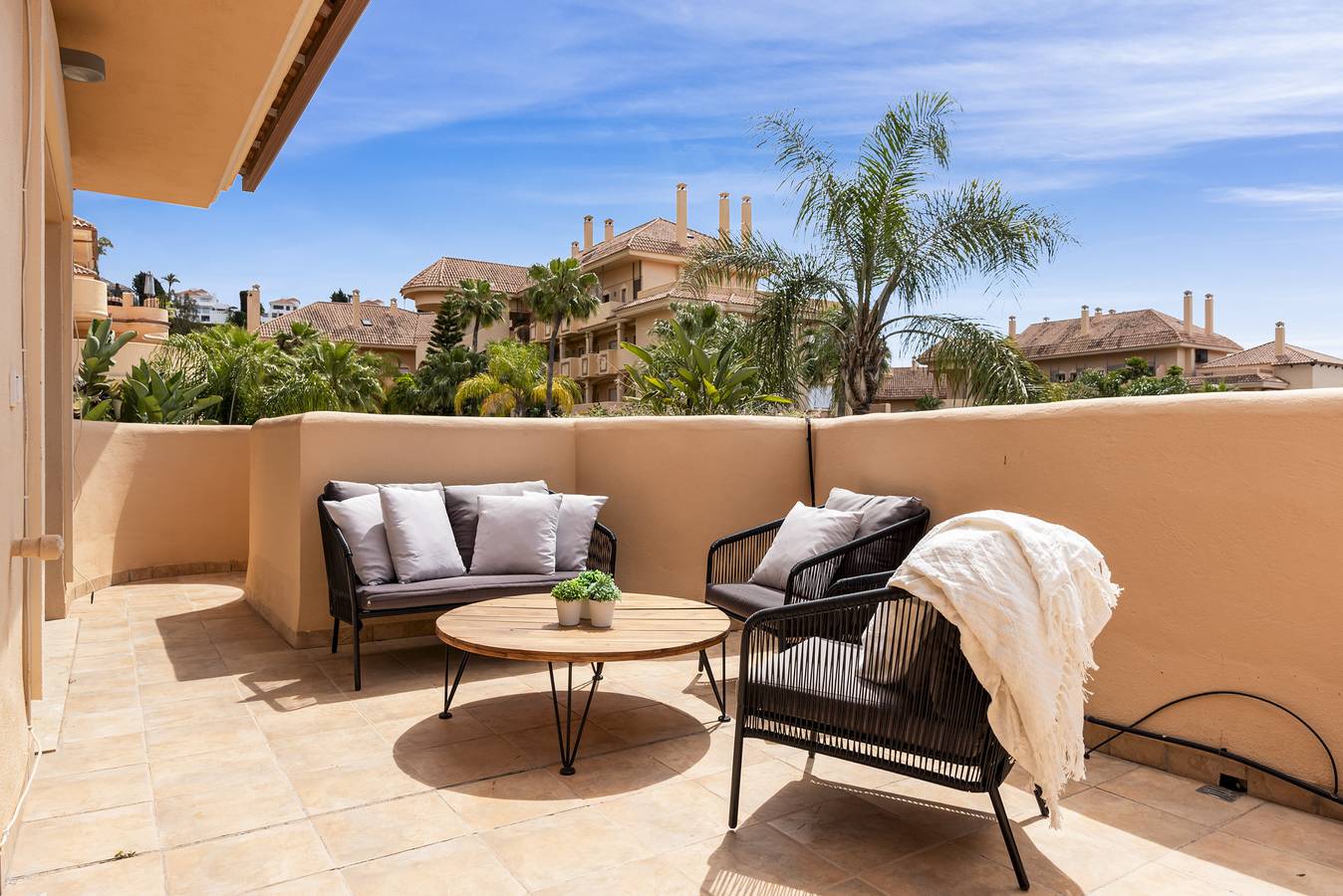 Entire apartment, Aloha Bliss in Nueva Andalucia Golf Valley, Marbella