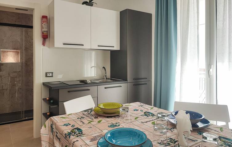 Entire holiday apartment, Cozy Beachside Apartment with WiFi and A/C in Capaci, Palermo Province