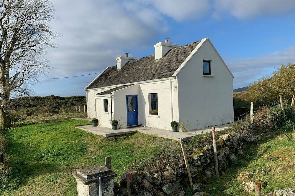 Ganze Wohnung, 369 Gowla Cottage, 2 Bedroom, Sleeps 4 in Connemara