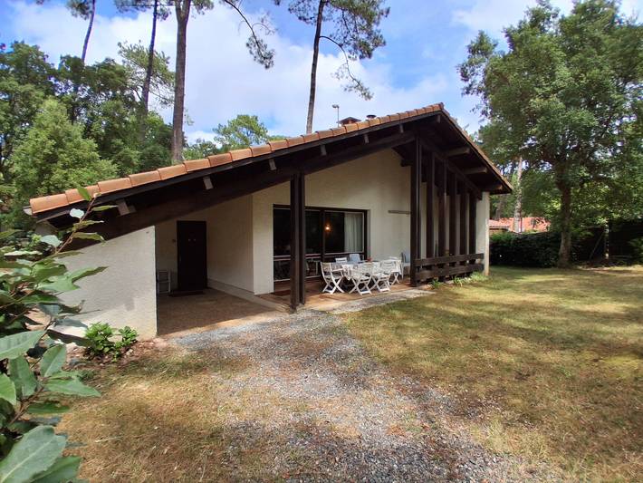 Location de vacances pour 6 personnes, avec terrasse dans Plage du Penon