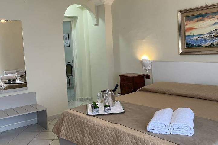 Appartamento intero, Scala dei Turchi Palace Suites for 4 Guest in Realmonte, Provincia di Agrigento