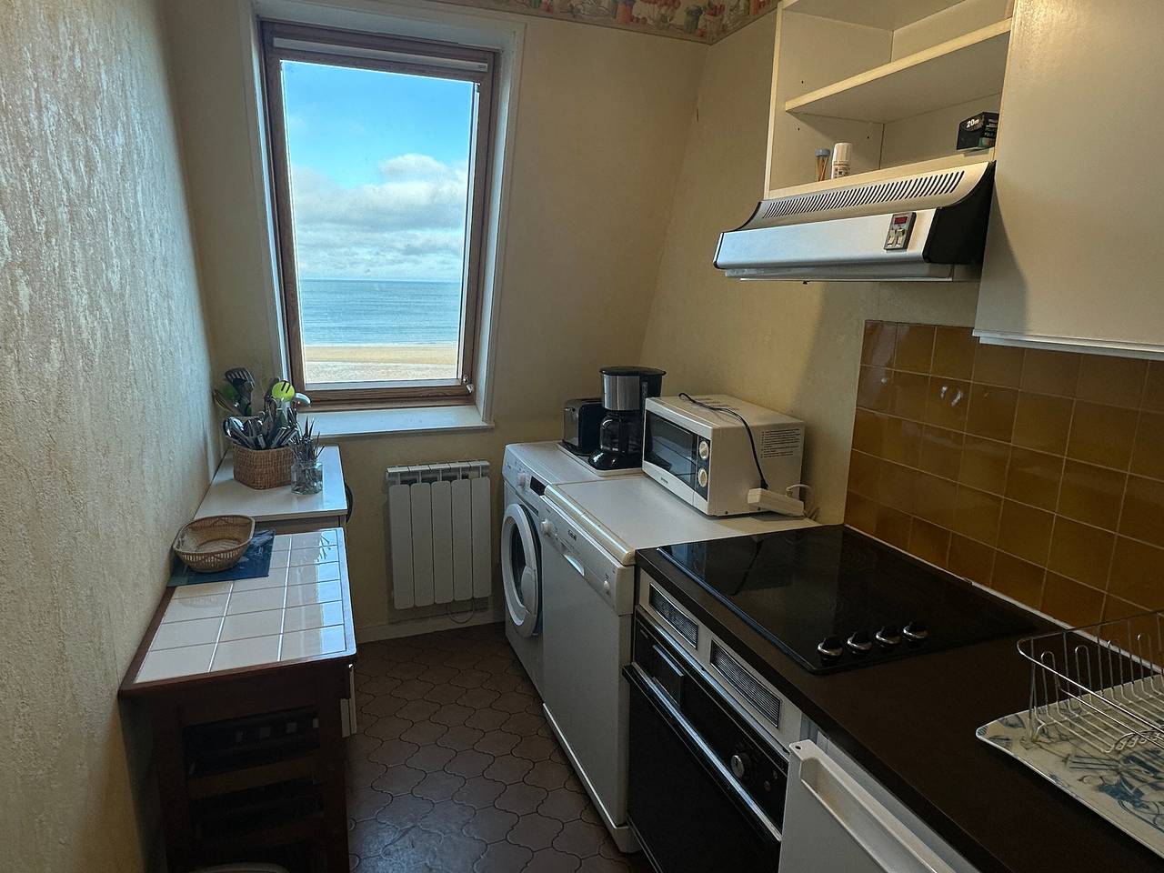 Appartement entier, Appartement avec terrasse panoramique, acceptant les animaux, parking in Cabourg, Région de Caen