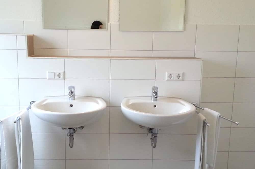 Ganze Wohnung, Ferienwohnung Fasold Obergeschoss mit Balkon in Legoland Deutschland, Günzburg