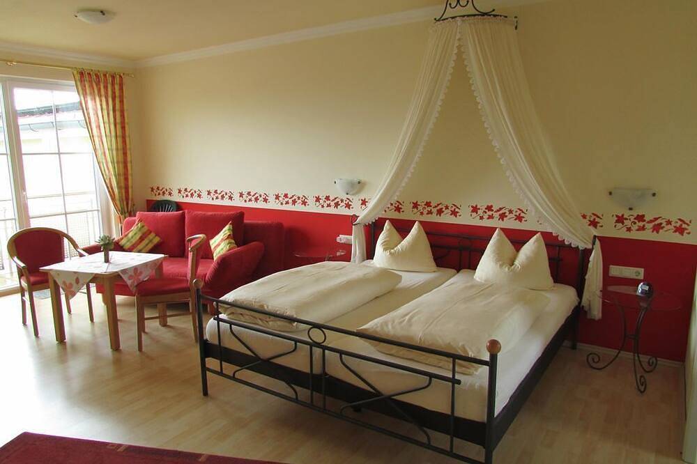 Double room, shower, Wc, 1 bedroom - Wine and guest house Matt-Schwaab in Kirrweiler, Südliche Weinstraße
