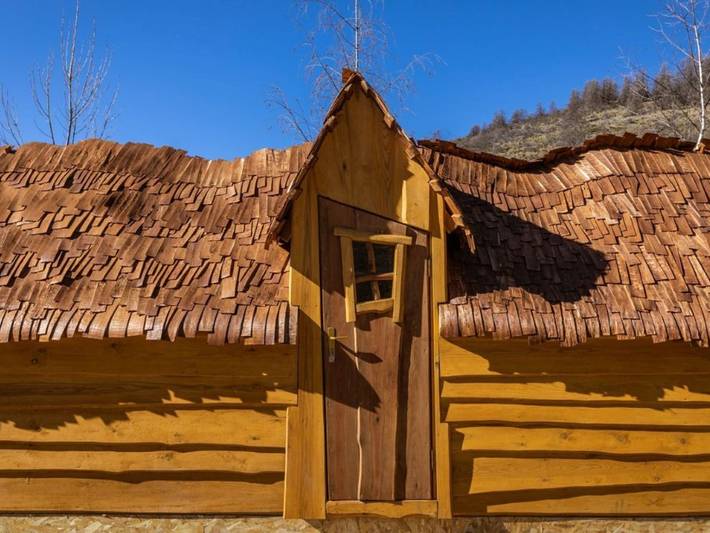 Camping pour 4 personnes, avec terrasse dans le Parc national du Mercantour - 2