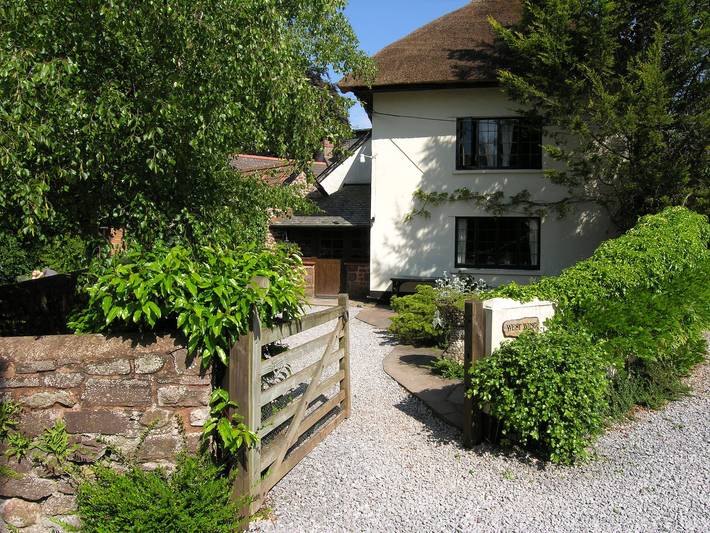 Cottage for 14 people, with garden in Somerset