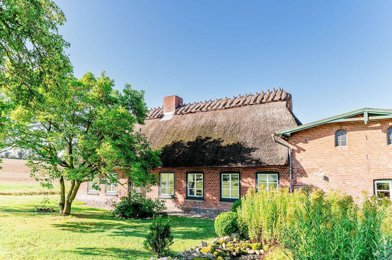 Ganze Wohnung, Ferienwohnung Hanna im Reethus Mühlenlund in Quern, Steinbergkirche