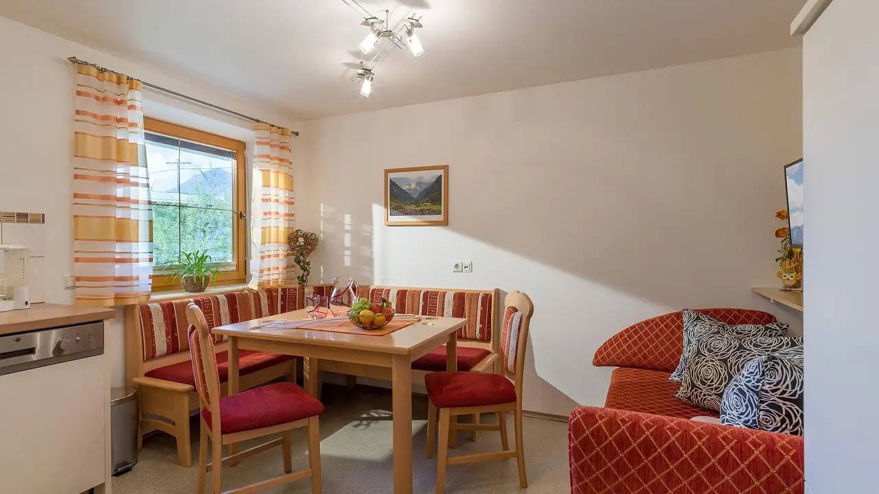 Ganze Ferienwohnung, Ferienwohnung für 3 Personen (40 m²) in Bruck am Ziller in Bruck am Ziller, Bezirk Schwaz