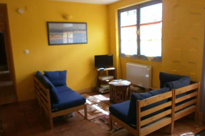 Location de vacances pour 4 personnes, avec terrasse ainsi que piscine et jardin, animaux acceptés dans Grottes de Régulus - 4