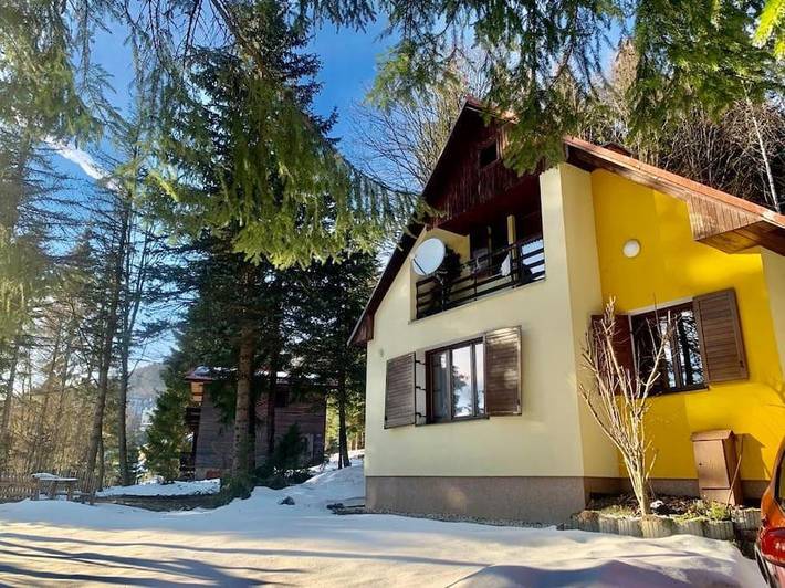 Ferienhaus für 10 Personen, mit Balkon und Terrasse sowie Garten und Pool in Donovaly