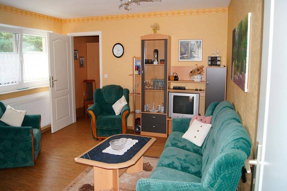 Familienfreundliches Ferienhaus mit Terrasse & Grill in Malchow, Fleesensee