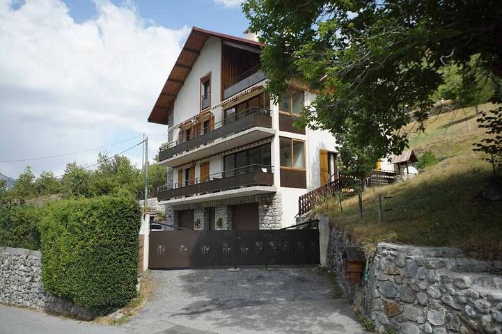 Location de vacances pour 4 personnes, avec balcon dans le Parc national du Mercantour