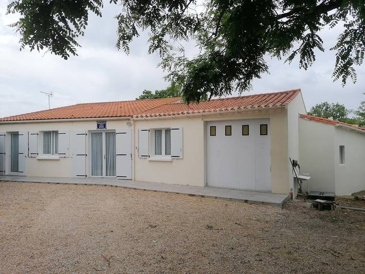 Gîte pour 6 personnes, avec terrasse et jardin