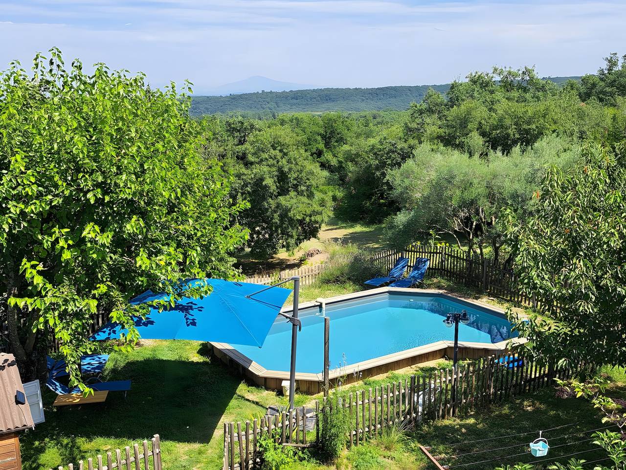 Maison de vacances 'La Chant Des Tongs - La Canopée' avec vue montagne, Wi-Fi et climatisation in Salazac, Région de Nîmes