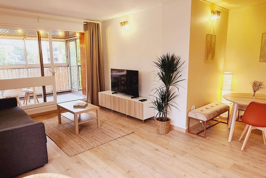 Appartement entier, Two-Bedroom Apartment in Le Chesnay, Yvelines