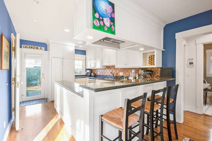 Vacation rental for 10 people, with yard and balcony in Palo Alto