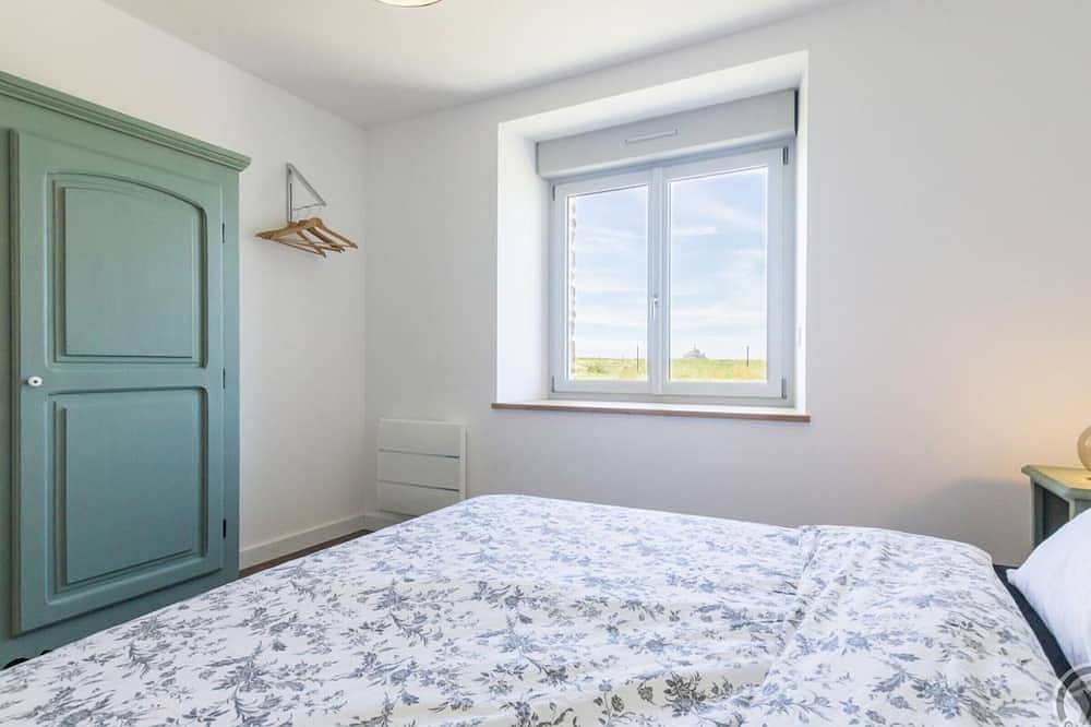 Casa en Pontorson con Wifi, aparcamiento, cerca del Mont St-Michel in Ardevon, Pontorson