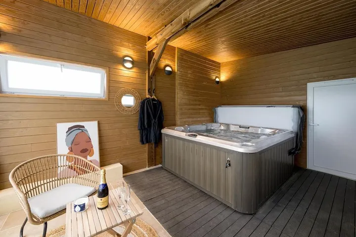 Apartamento de vacaciones para 2 personas, con jacuzzi además de terraza y jardín - 1