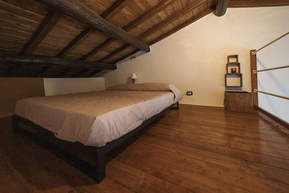 Entire apartment, Garden's House in Marta, Lake Bolsena