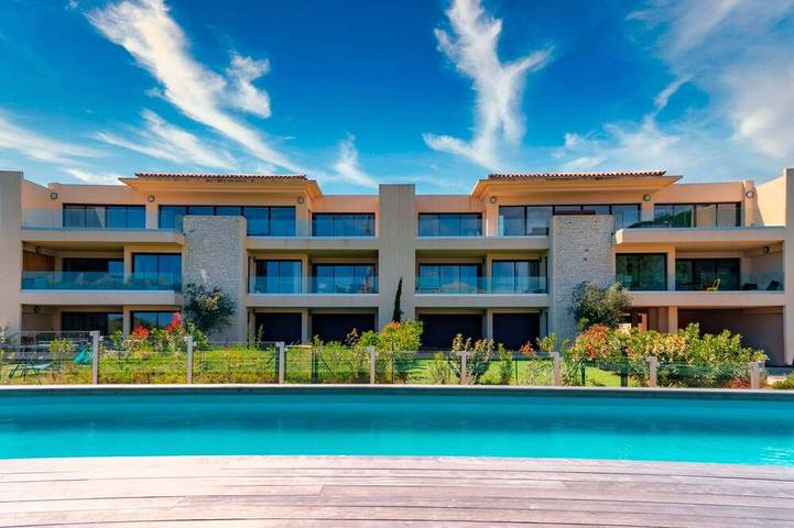 Appartement de vacances pour 8 personnes, avec balcon et jardin