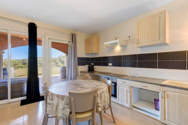 Ganze Wohnung, Ferienwohnung 'La Valencianne' mit WLAN und Klimaanlage in Paulhan, Lodève und Umgebung