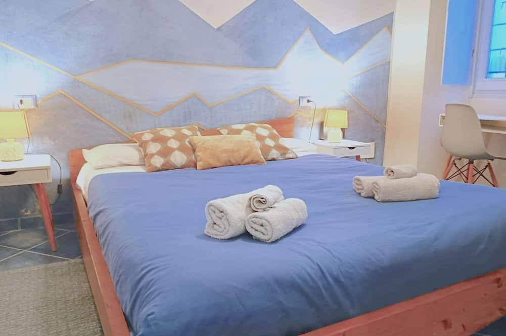 Appartement entier, Bel appartement deux pièces, soigneusement meublé, situé au rez-de-chaussée de la Via Pertossi, dans le centre historique d’Arona.Casa Azzurra est un appartement de 52 m² avec climatisation, comprenant un séjour/cuisine avec canapé-lit double, t in Arona (Lago Maggiore), Commune de Arona