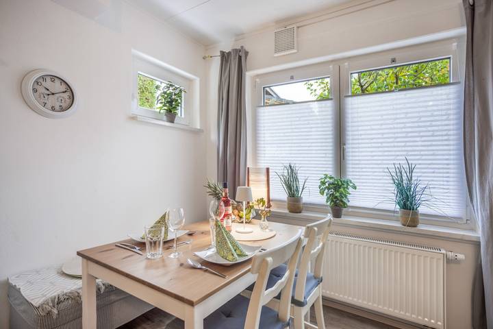 Entire apartment, Apartment "Ferienwohnung Wiesenrain" with Private Terrace and Wi-Fi in Hergatz, Bavarian Swabia