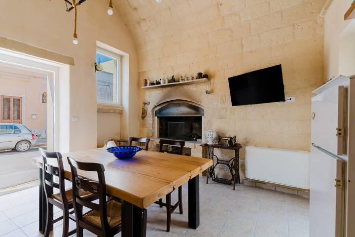 Villa 'Dimora Storica Jolanda a Uggiano' con Terrazza Condivisa, Wi-Fi e Aria Condizionata in Uggiano la Chiesa, Provincia di Lecce