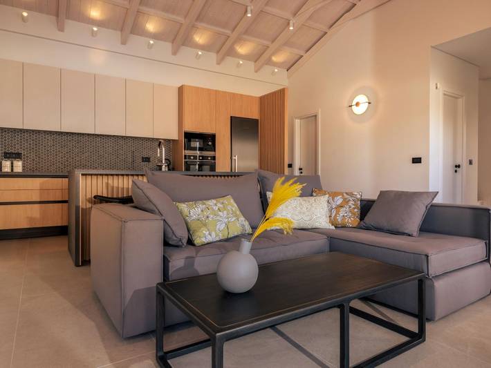 Luxurious Simpson Signature Villa near Beaches, Tavernas and Walled Garden in Ψαρού, Αλυκές