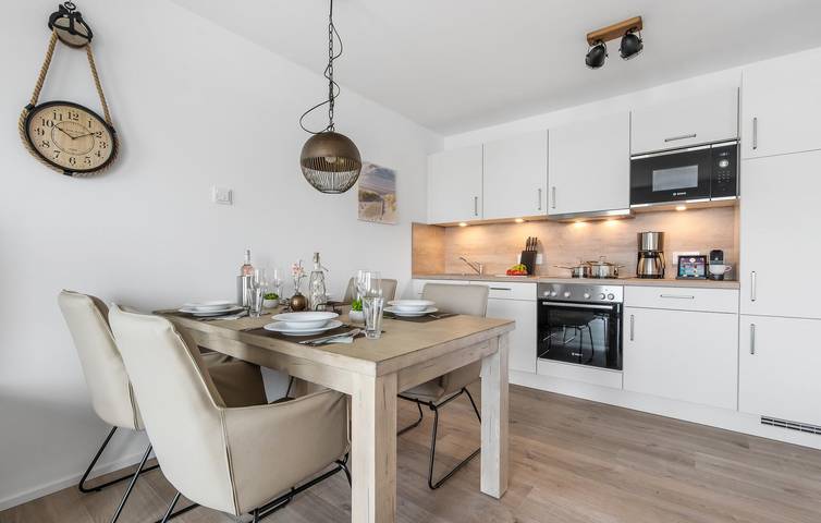 Ganze Ferienwohnung, Appartement mit Meerblick, Terrasse und Parkplatz in Olpenitz, Kappeln