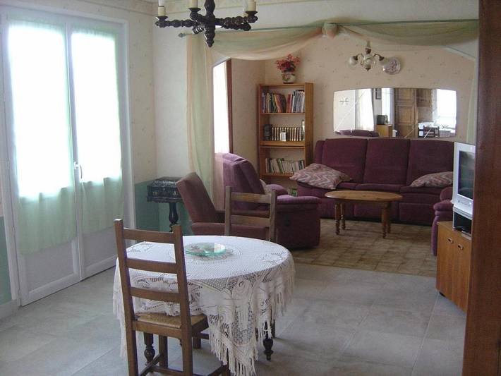 Location de vacances pour 6 personnes, avec Terrasse et Jardin à Scorbé-Clairvaux - 4