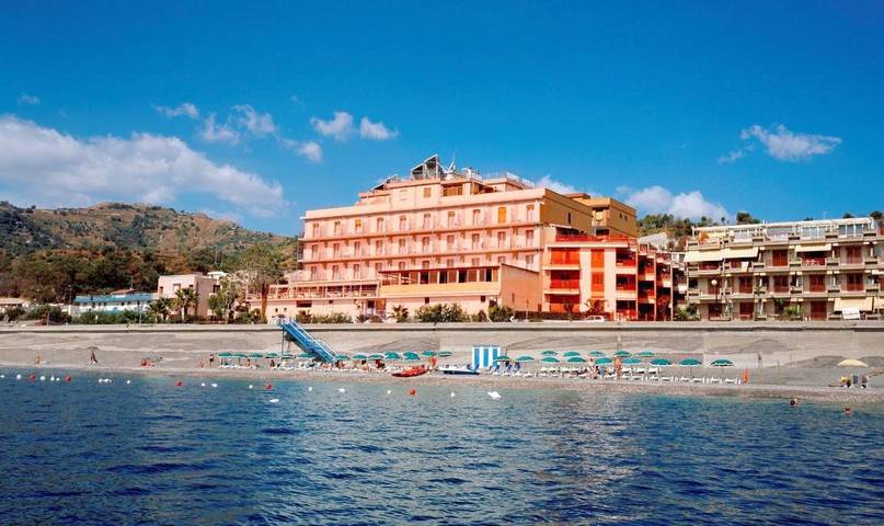 Hotel per 5 persone, con piscina e balcone - 1