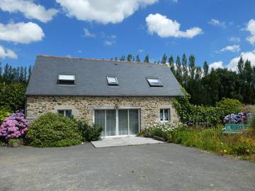 Gîte pour 5 personnes, avec jardin et terrasse à Coatréven