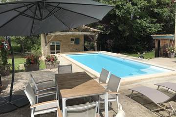 Gîte pour 4 personnes, avec jacuzzi et sauna ainsi que terrasse et jardin, animaux acceptés en Charente-Maritime