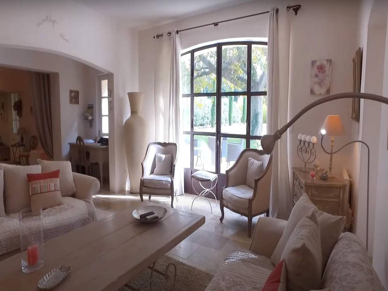 Bastide de charme, private pool in heart of Luberon in Lagnes, Parc naturel régional du Luberon