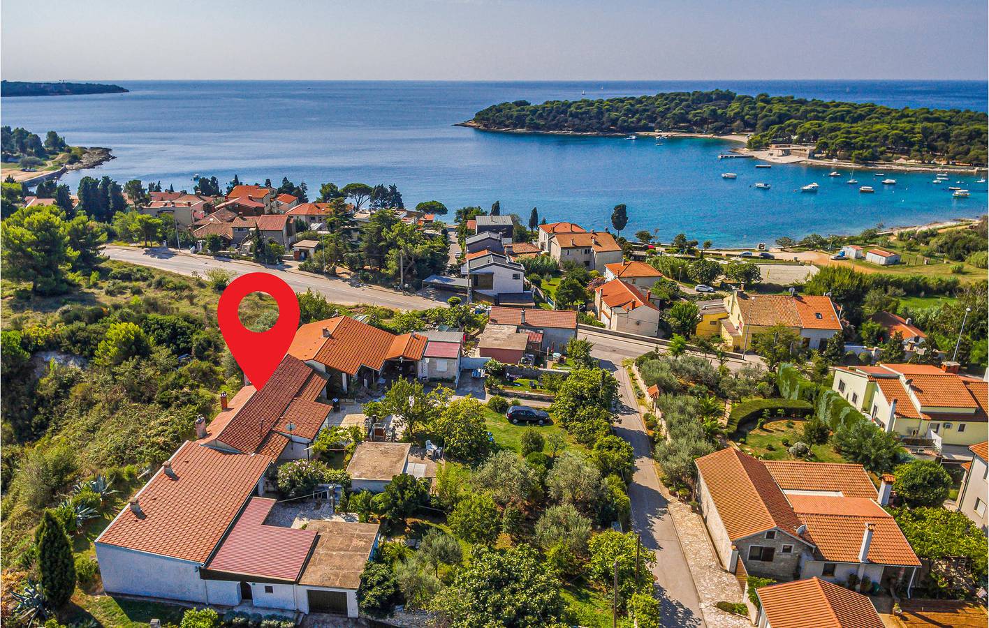 Charmante 2-Zimmer-Wohnung in der Nähe des FKK-Strandes mit Terrasse und Parkplatz in Pula-Medulin, Pula