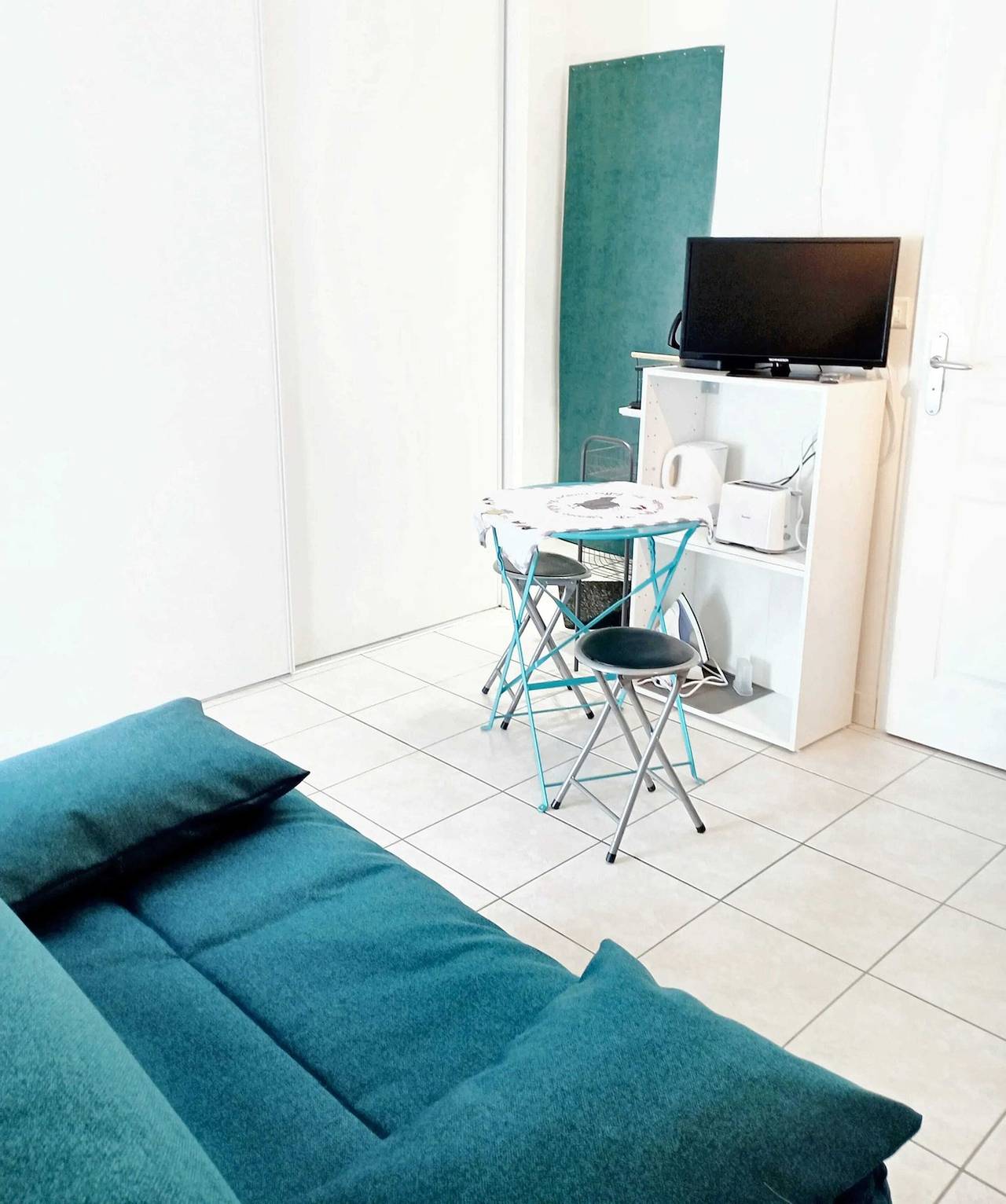 Studio entier, Studio cosy avec jardin, La Jarrie, 23m², piscine partagée in La Jarrie, Région de La Rochelle