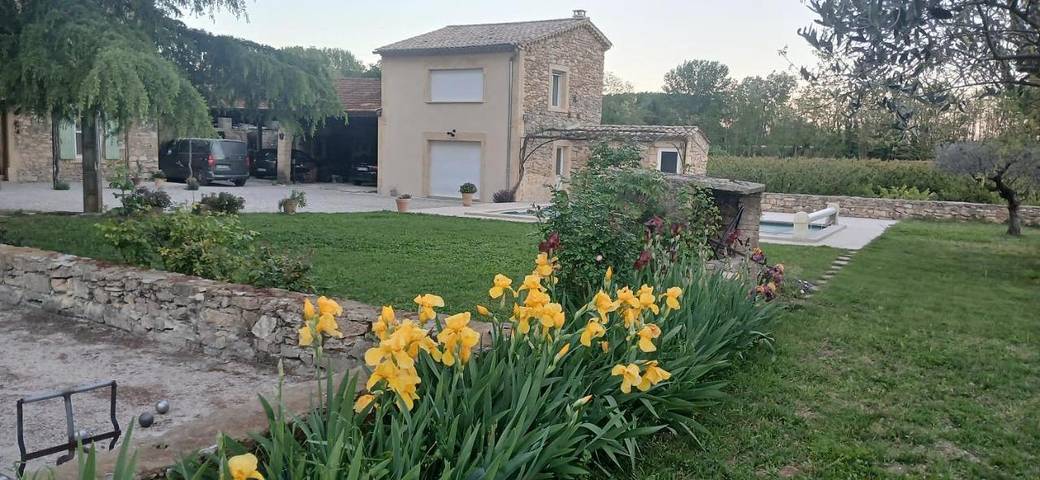 Ferienhaus für 4 Personen, mit Terrasse und Garten sowie Pool und Ausblick