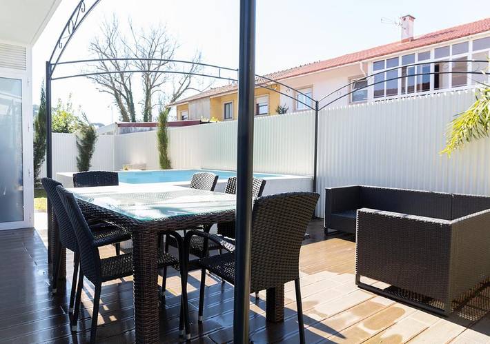 Location de vacances pour 4 personnes, avec vue ainsi que piscine et jardin dans Santo Tirso - 2