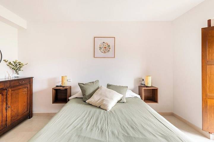 Entire apartment, Casa Luis: Apartamento con Jardín Privado en los Pirineos in Castiello de Jaca, Aragonese Pyrenees