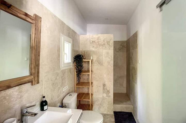 Ganze Wohnung, Gite au Calme Avec Piscine in Noves, Arles und Umgebung