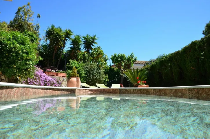 Apartamento de vacaciones para 7 personas, con piscina para niños y vistas además de jardín y piscina, Familias con niños - 1