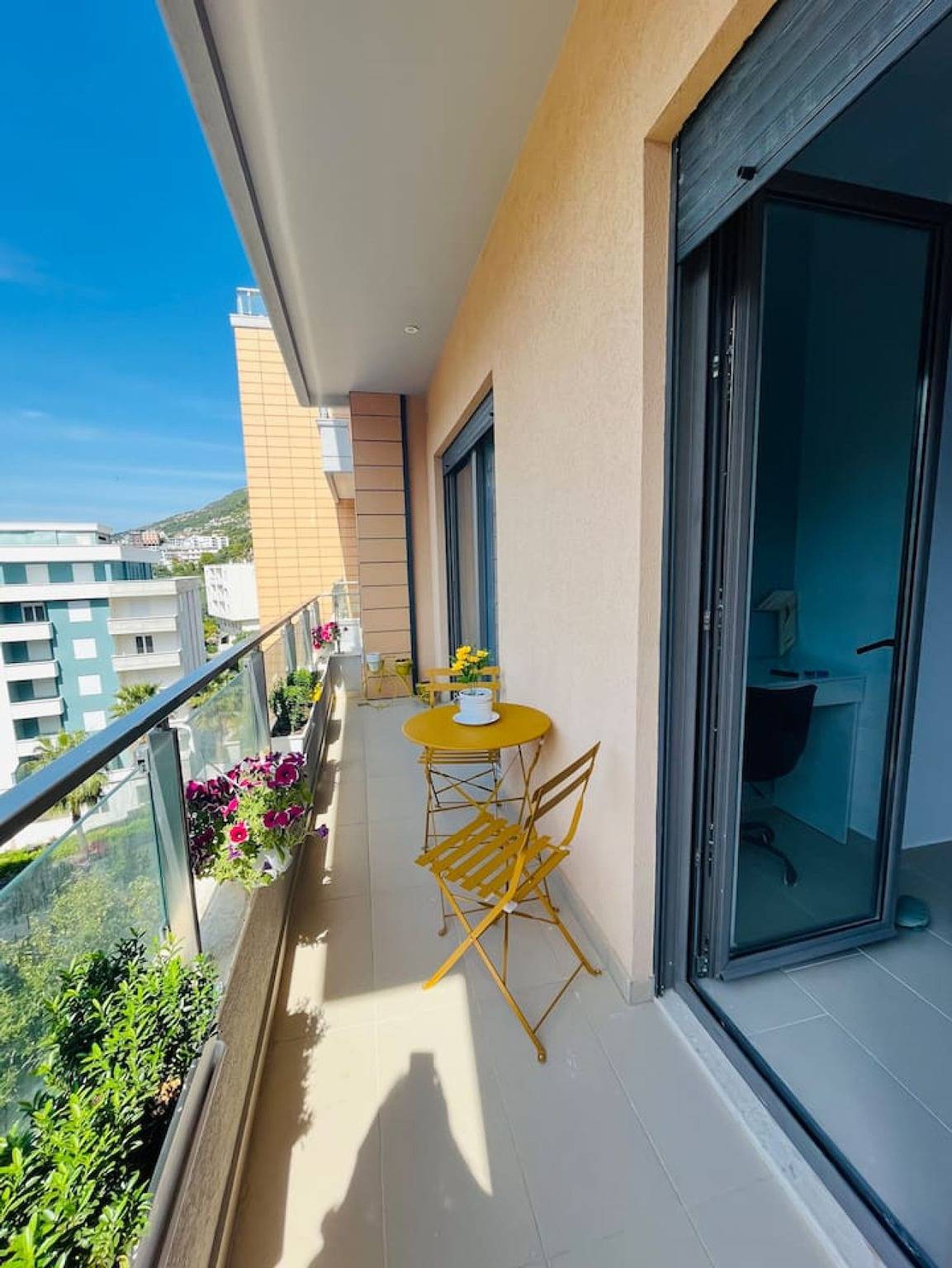 Apartamento entero, Sunny Apartment in Vlorë in Vlorë (Ciudad), Vlorë