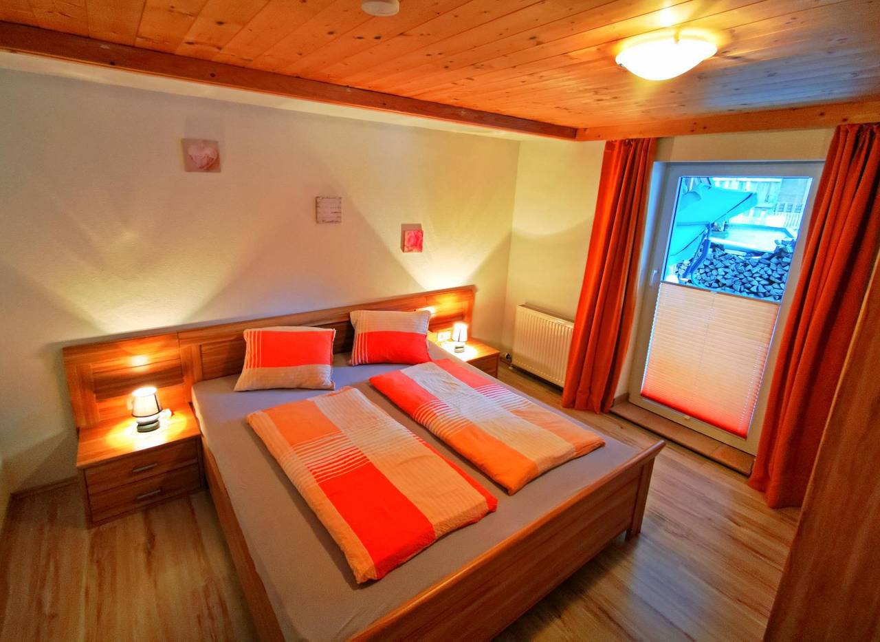 Ganze Ferienwohnung, Appartement/Fewo, Bad, Wc, 2 Schlafräume in Prägraten am Großvenediger, Bezirk Lienz