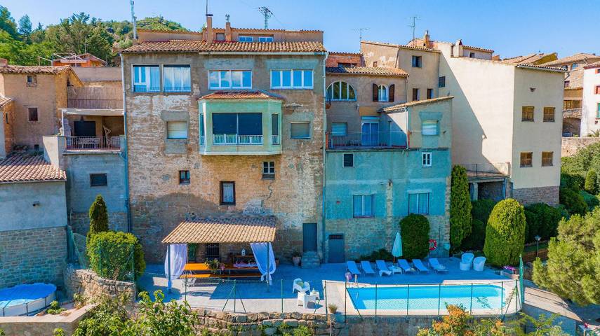 Casa rural para 15 personas, con balcón y piscina además de jacuzzi y jardín en Cataluña - 4