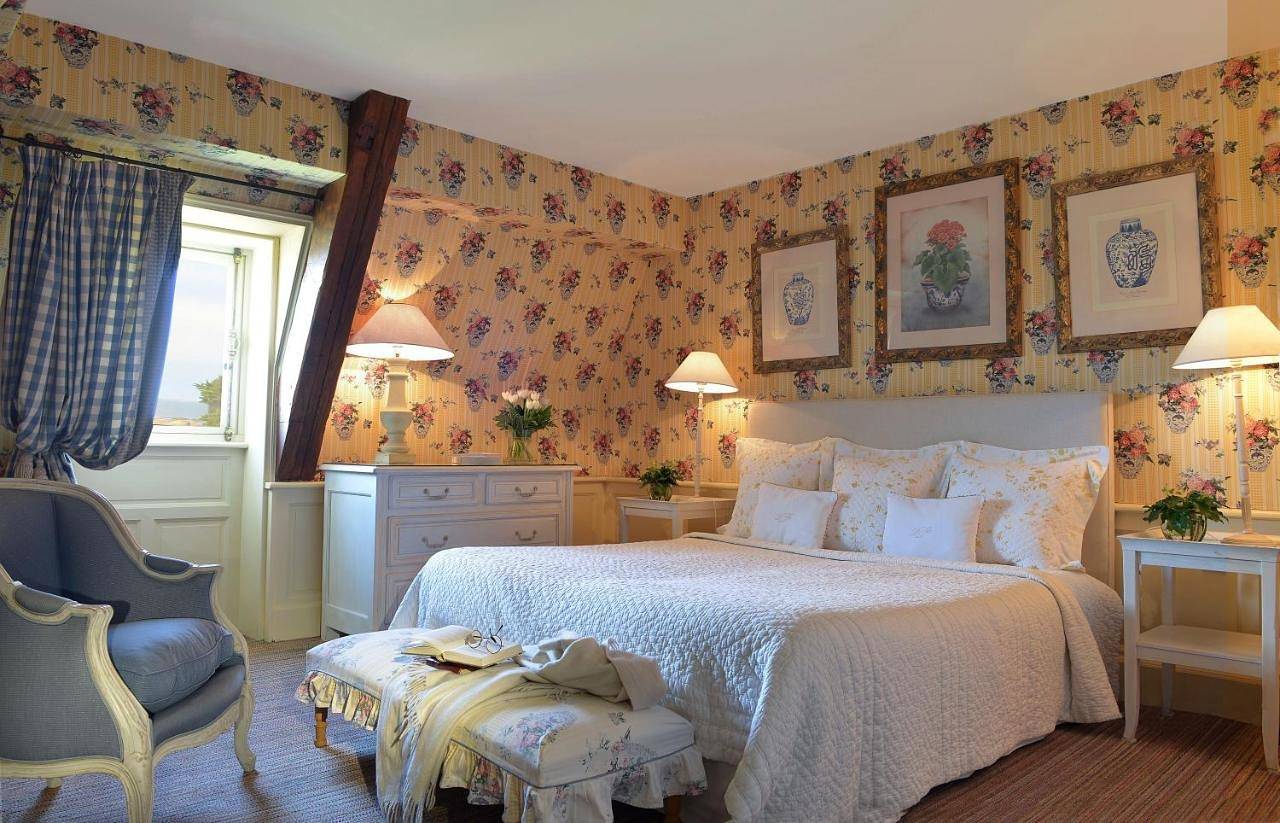 Attic Classic Double Room in Le Croisic, Côte d'Amour