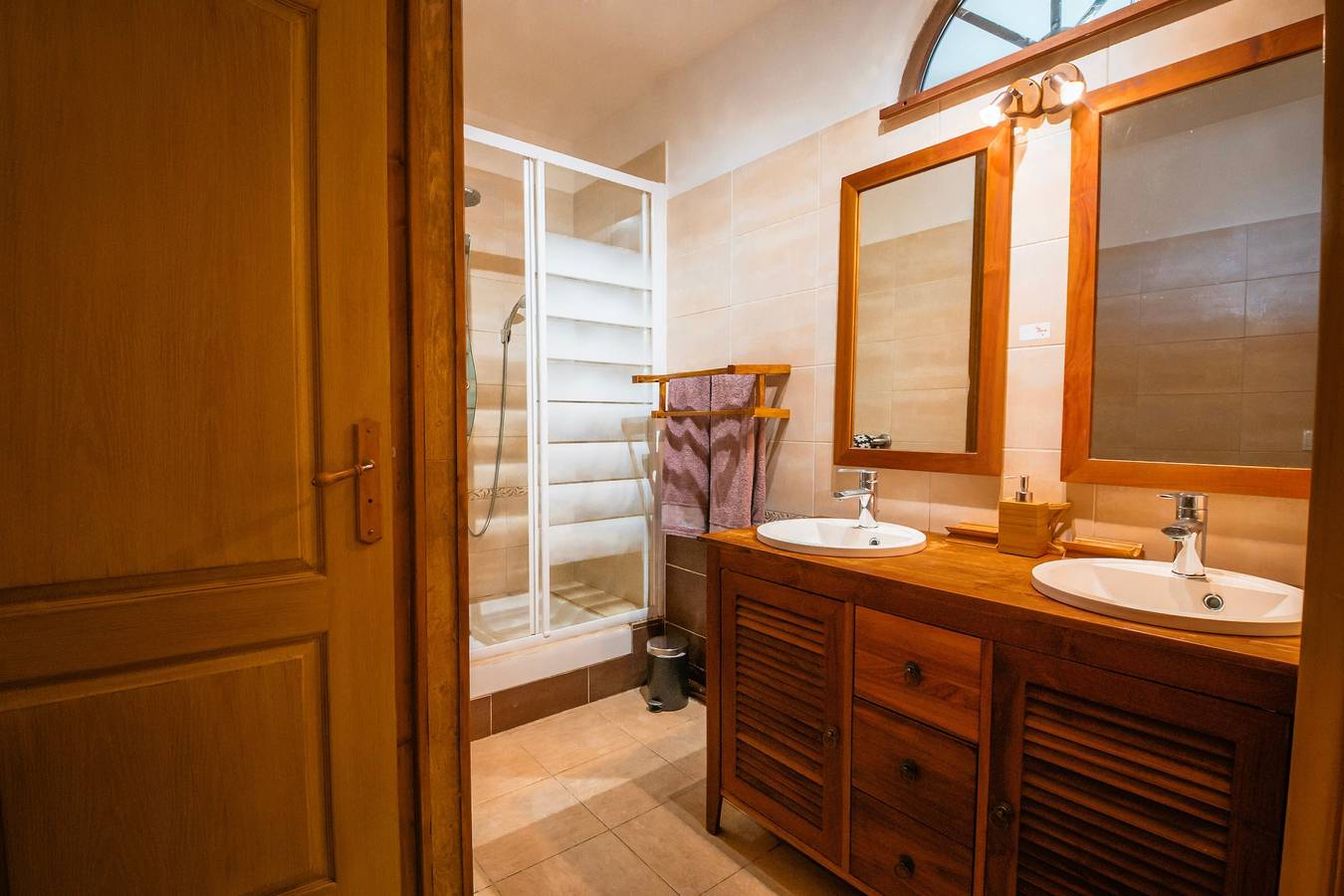 Chambre d’hôtes « Chambre Tulipes » avec jardin partagé et Wi-Fi in Coulombs, Moulins en Bessin