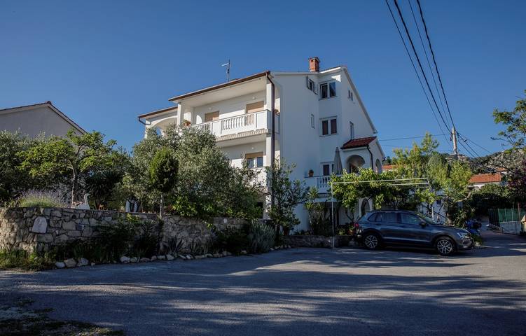 Ferienwohnung für 3 Personen, mit Balkon/Terrasse in Banjol - 2